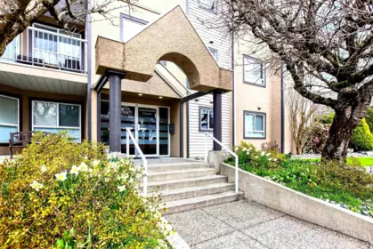 205 15035 Thrift Avenue, White Rock, BC, White Rock — Apartment/Condo for sale