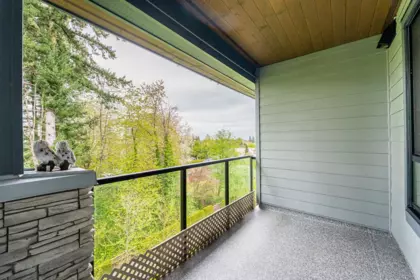 Hallway Photo of 408 15351 101 Avenue, Surrey, BC