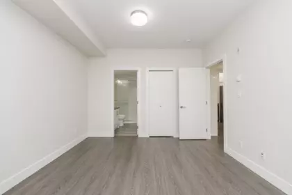 Powder Room Photo of 408 15351 101 Avenue, Surrey, BC