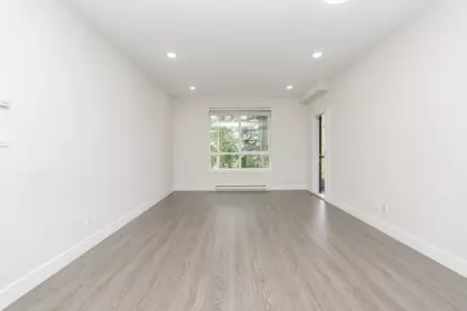Walk-In Closet Photo of 408 15351 101 Avenue, Surrey, BC