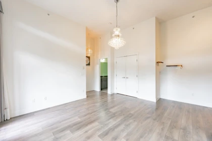 Hallway Photo of 405 15628 104 Avenue, Surrey, BC
