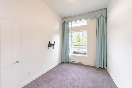 Loft / Bonus Room Photo of 405 15628 104 Avenue, Surrey, BC