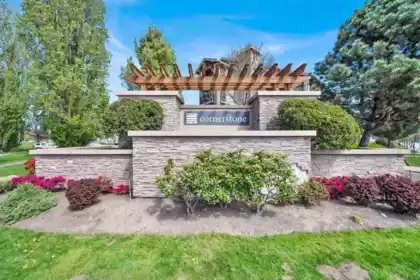 Backyard Photo of 324 21009 56 Avenue, Langley, BC