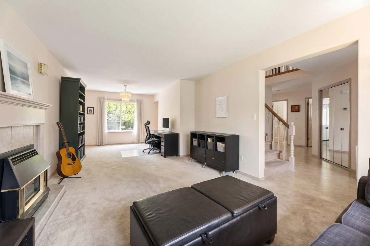 Living Room Photo of 21549 85b Court, Langley, BC