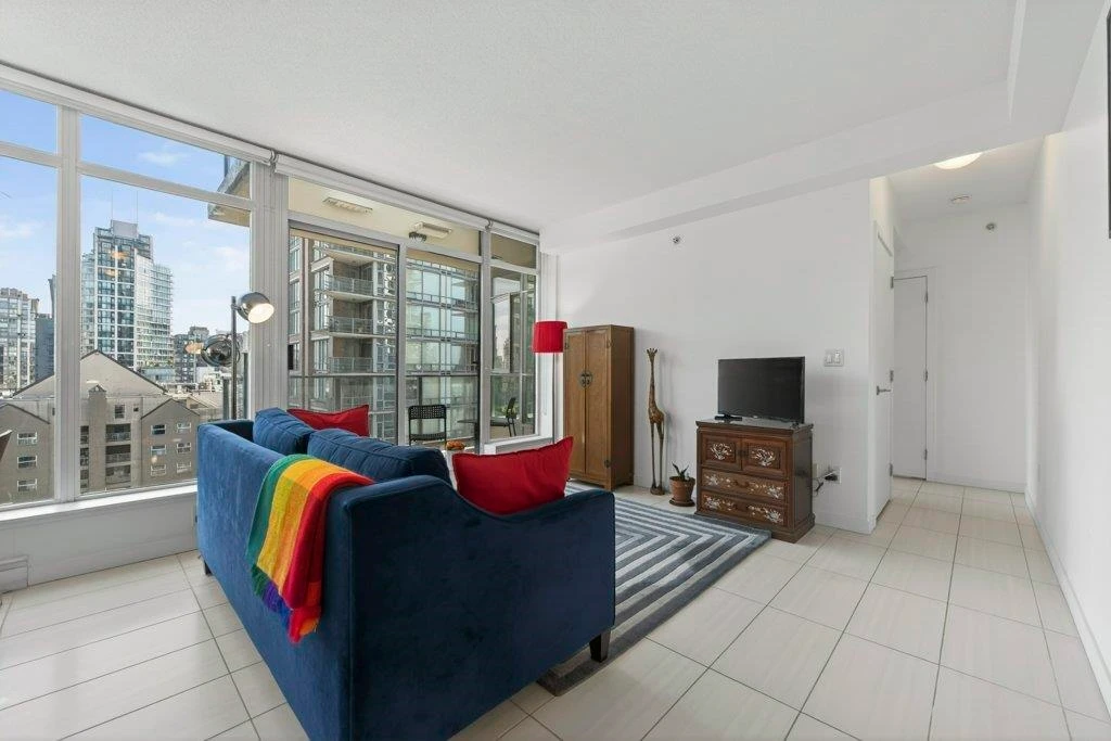 Family Room Photo of 902 1252 Hornby Street, Vancouver, BC