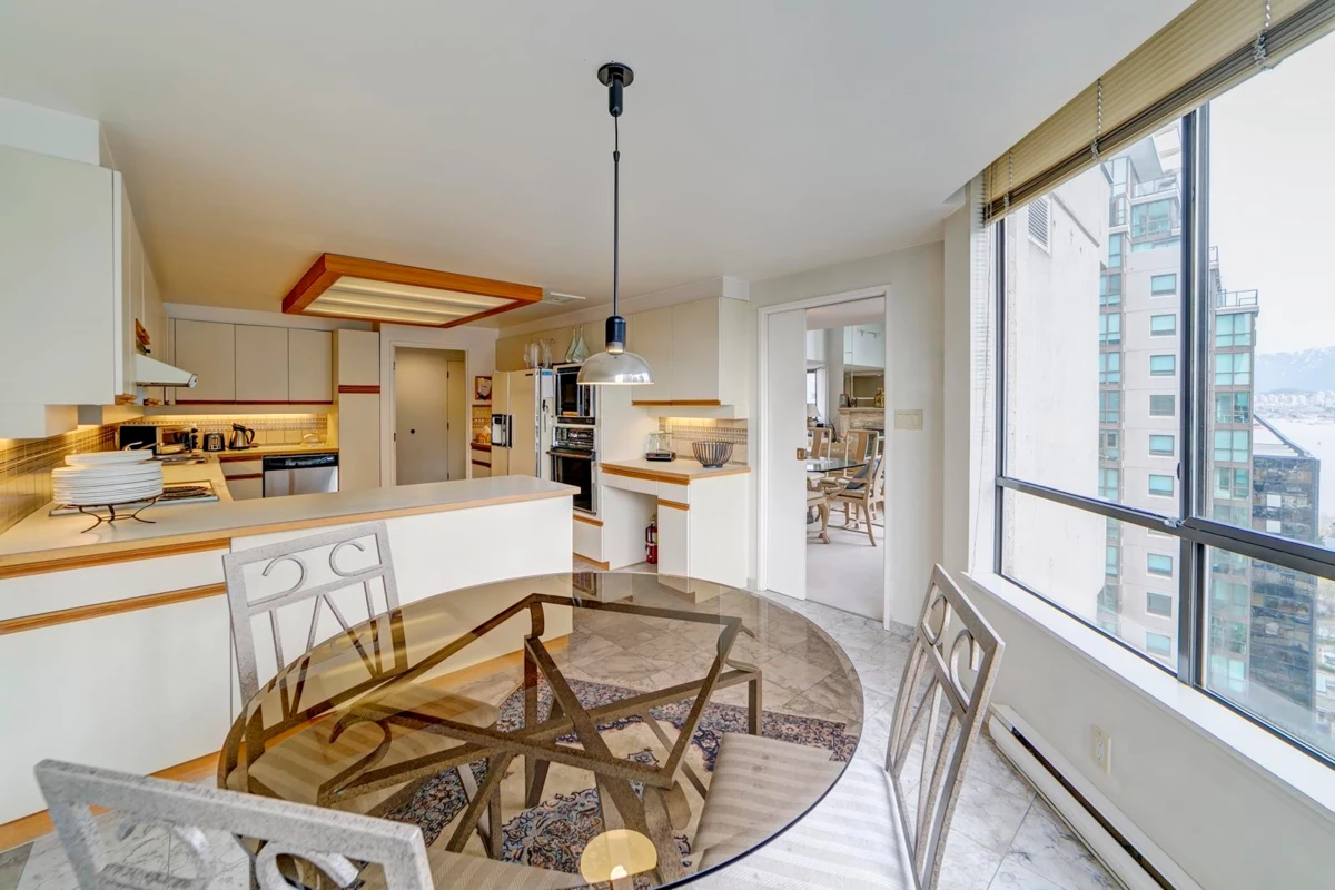 Family Room Photo of 1902 738 Broughton Street, Vancouver, BC