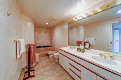 Laundry Room Photo of 1902 738 Broughton Street, Vancouver, BC