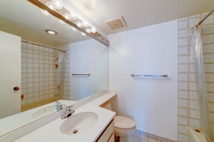 Powder Room Photo of 1902 738 Broughton Street, Vancouver, BC