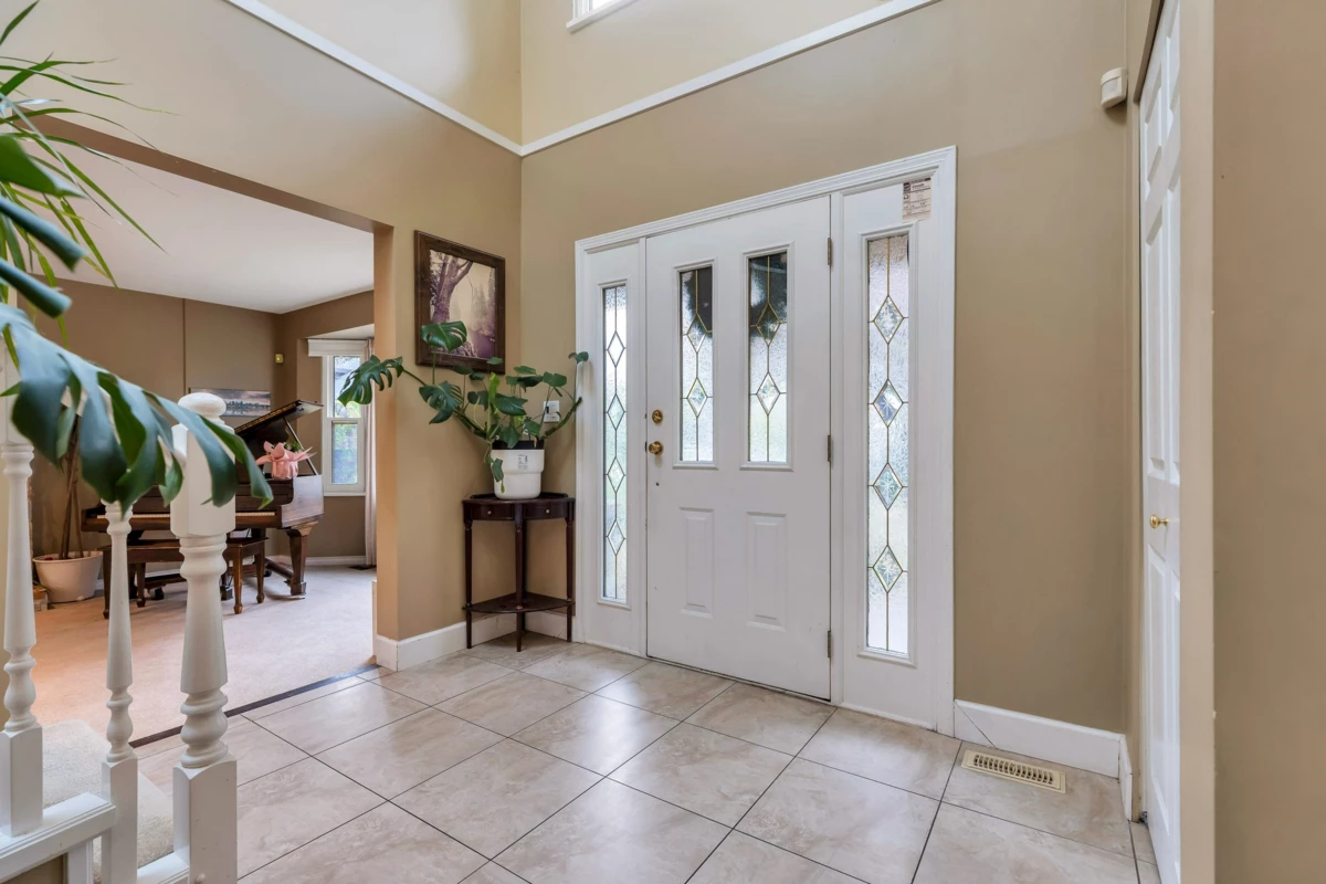 Family Room Photo of 10528 168a Street, Surrey, BC