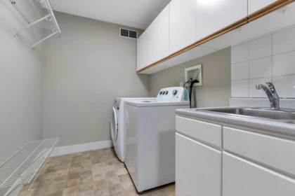 Basement Recreation Room Photo of 10528 168a Street, Surrey, BC