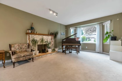 Breakfast Nook Photo of 10528 168a Street, Surrey, BC