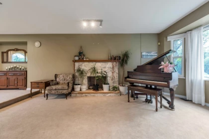 Kitchen Photo of 10528 168a Street, Surrey, BC