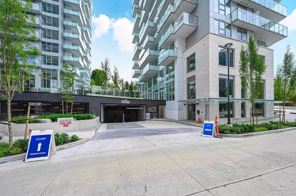 Living Room Photo of 2106 13768 100 Avenue, Surrey, BC