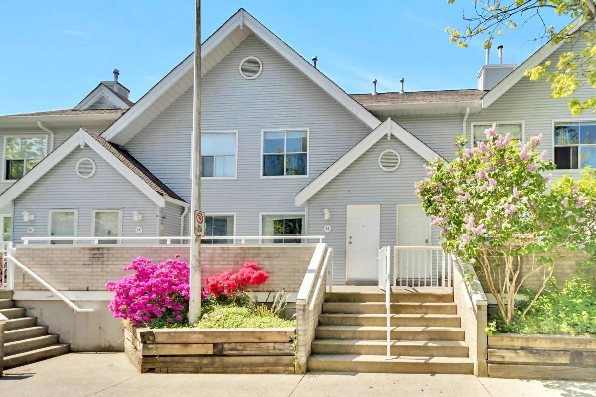 Exterior Rear Photo of 20 13713 72a Avenue, Surrey, BC