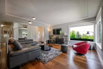 Kitchen Photo of 10216 124 Street, Surrey, BC