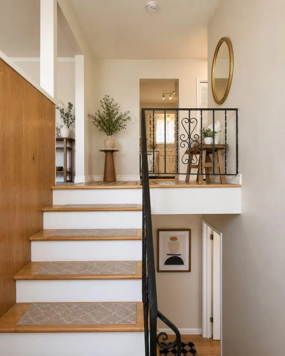 Family Room Photo of 610 Garrow Drive, Port Moody, BC