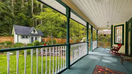 Community Amenities Photo (Clubhouse) of 864 Hot Springs Road, Harrison Hot Springs, BC