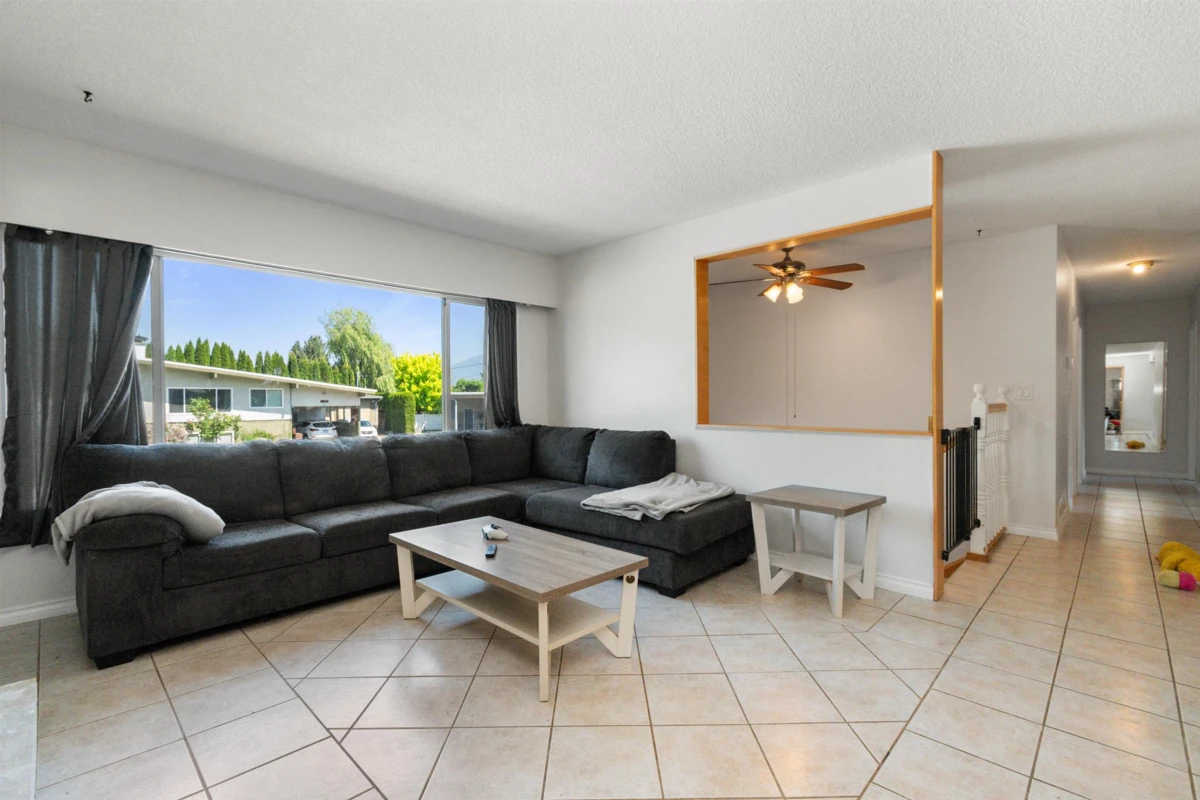 Living Room Photo of 45378 Princess Avenue, Chilliwack, BC