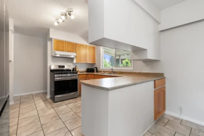 Kitchen Island Photo of 45378 Princess Avenue, Chilliwack, BC