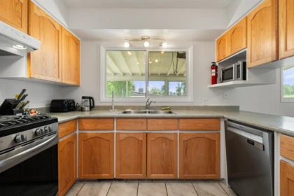 Kitchen Photo of 45378 Princess Avenue, Chilliwack, BC