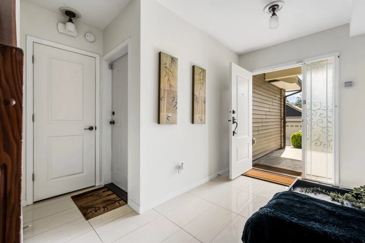 Family Room Photo of 33 45957 Sherwood Drive, Chilliwack, BC
