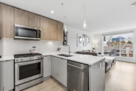 511 108 E 8th Street, North Vancouver, BC