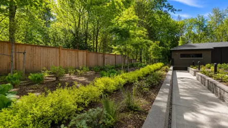 Front Yard Photo of 203 32690 14th Avenue, Mission, BC