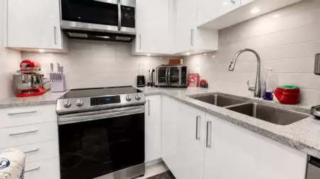 Kitchen Island Photo of 203 32690 14th Avenue, Mission, BC