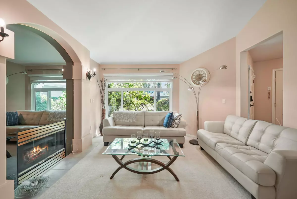 Dining Area Photo of 10863 161b Street, Surrey, BC
