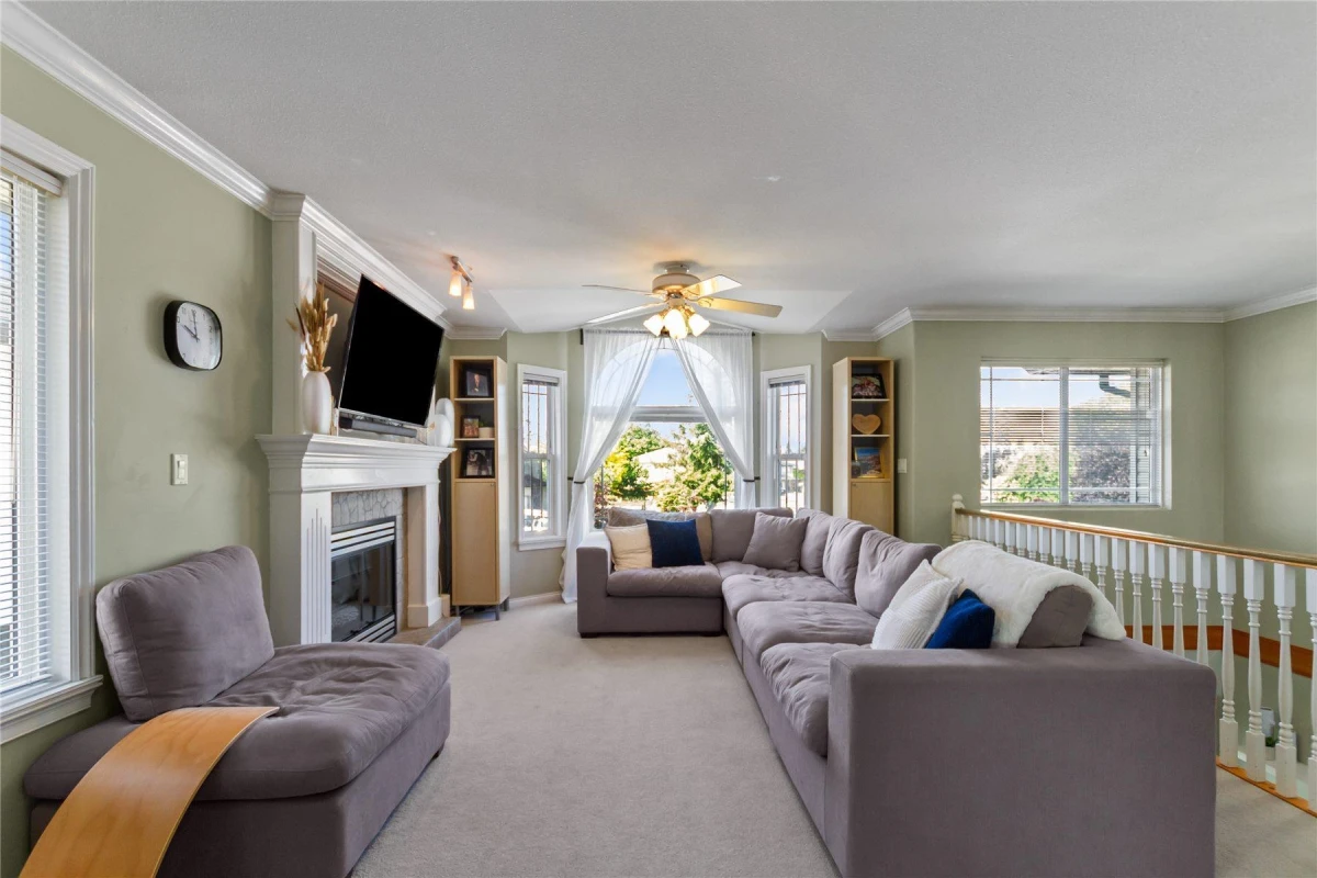 Family Room Photo of 21549 50a Avenue, Langley, BC