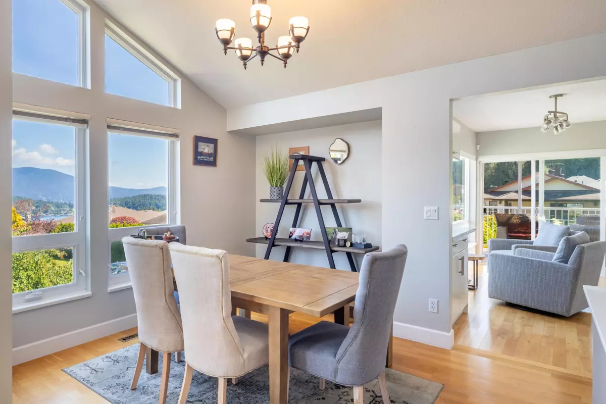 Family Room Photo of 503 Eaglecrest Drive, Gibsons, BC