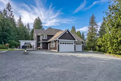 Hot Tub / Spa Photo of 41932 Maple Lane, Yarrow, BC