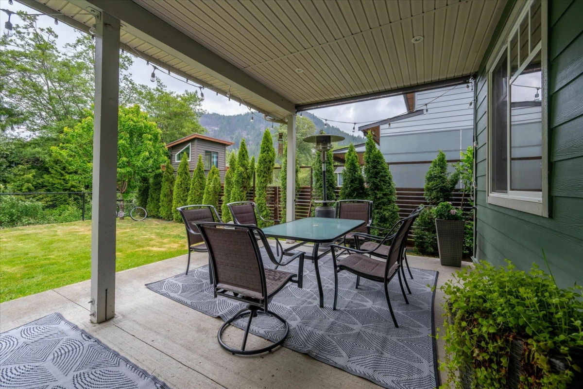 Living Room Photo of 1545 Judd Road, Squamish, BC