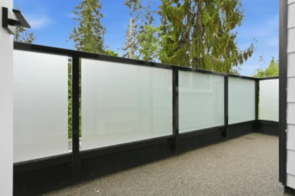 Hot Tub / Spa Photo of 2 12863 Marine Drive, Surrey, BC