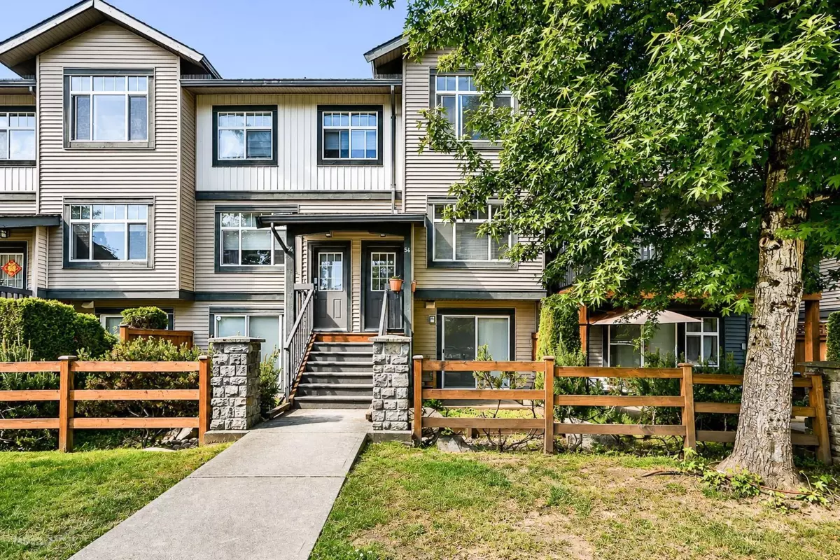 Living Room Photo of 54 16233 83 Avenue, Surrey, BC