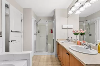 Hallway Photo of 54 16233 83 Avenue, Surrey, BC