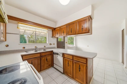 Guest Bathroom Photo of 5180 Springdale Court, Burnaby, BC
