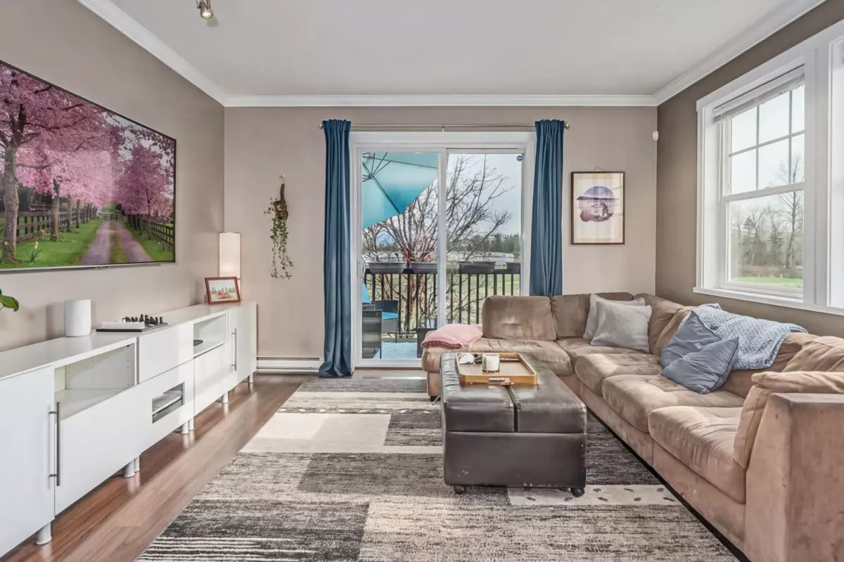 Dining Area Photo of 35 7348 192a Street, Surrey, BC