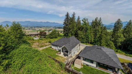 Kitchen Photo of 34 8295 Nixon Road, Chilliwack, BC