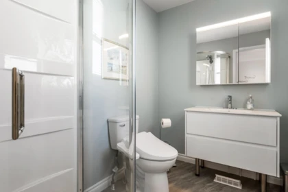 Hallway Photo of 34858 Millar Crescent, Abbotsford, BC