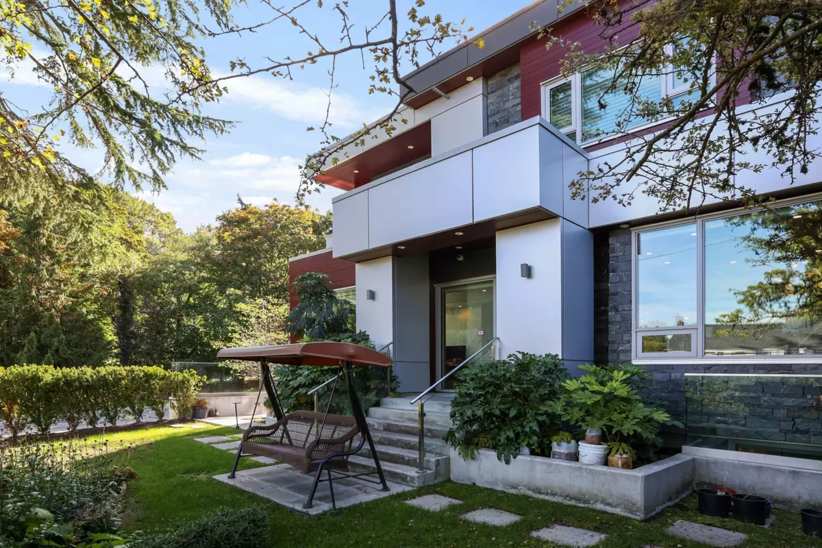 Family Room Photo of 1909 Discovery Street, Vancouver, BC