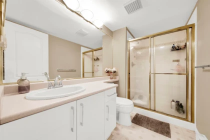 Mudroom Photo of 209 15298 20 Avenue, Surrey, BC