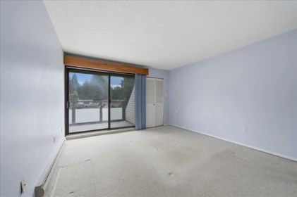 Entry Foyer Photo of 9932 Millburn Court, Burnaby, BC