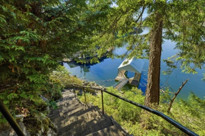 Hot Tub / Spa Photo of 4065 Francis Peninsula Road, Madeira Park, BC