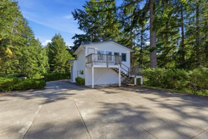 Staircase Photo of 4065 Francis Peninsula Road, Madeira Park, BC