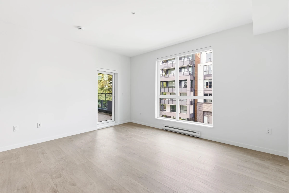 Family Room Photo of 512 19577 65b Avenue, Surrey, BC