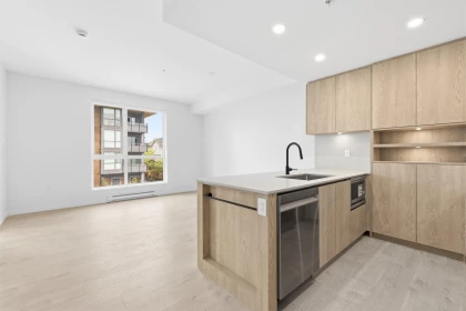 Kitchen Island Photo of 512 19577 65b Avenue, Surrey, BC