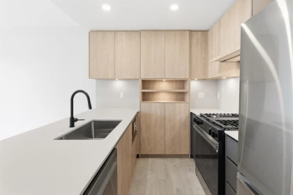 Kitchen Photo of 512 19577 65b Avenue, Surrey, BC