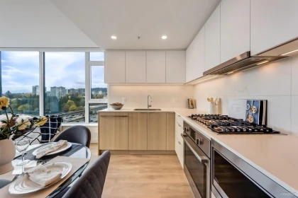 Kitchen Island Photo of 809 318 Alderson Avenue, Coquitlam, BC
