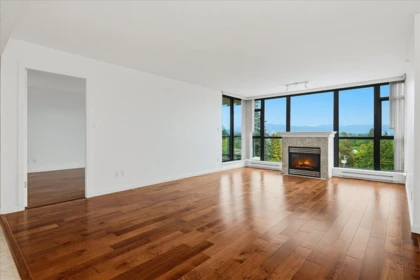 702 615 Hamilton Street, New Westminster, BC, New Westminster — Apartment/Condo for sale
